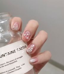 -悦指间美甲美睫