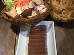 -红九格老火锅(三峡广场店)