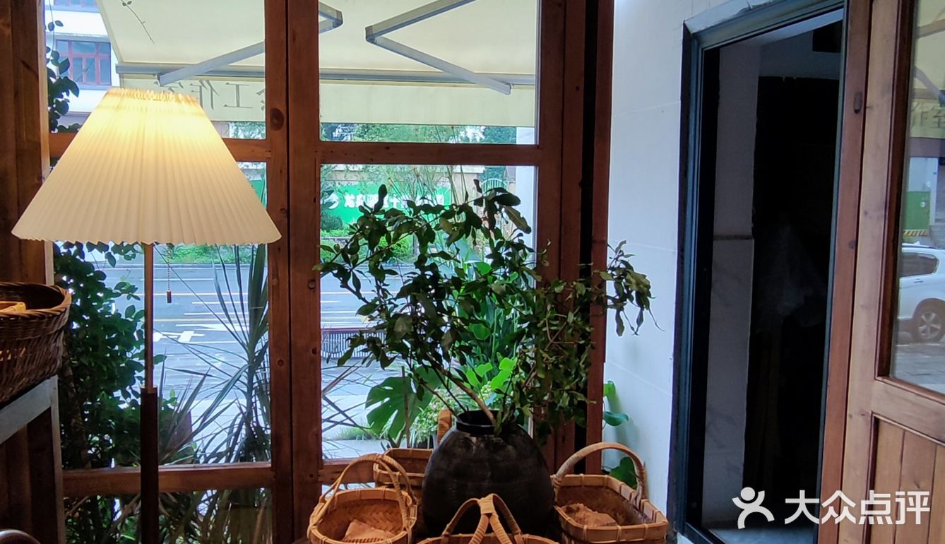 探索独特小店咯~