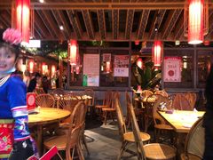 -野山舂·贵州现舂酸汤火锅(鸿通城店)