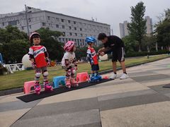 -极致童蒙轮滑运动中心(五环店)