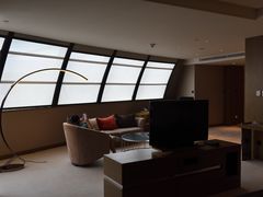 -上海滴水湖皇冠假日酒店