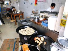 -黄阿姨锅贴大王(万航渡路店)