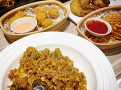 -必胜客(证大大拇指店)