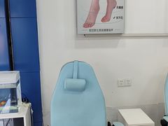 -世龙世家灰指甲·甲沟炎·跖疣护理·修脚(东江湾路店)