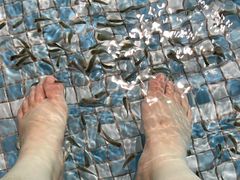 -涨巢·潮玩水疗局