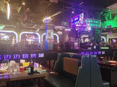 -路边边地标烧烤·川菜·小龙虾·音乐酒馆(良乡长虹店)