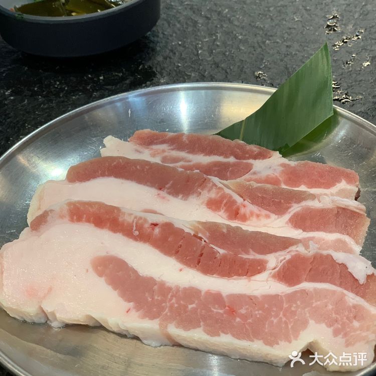 天了噜，这盘鳗鱼上桌神经还会动