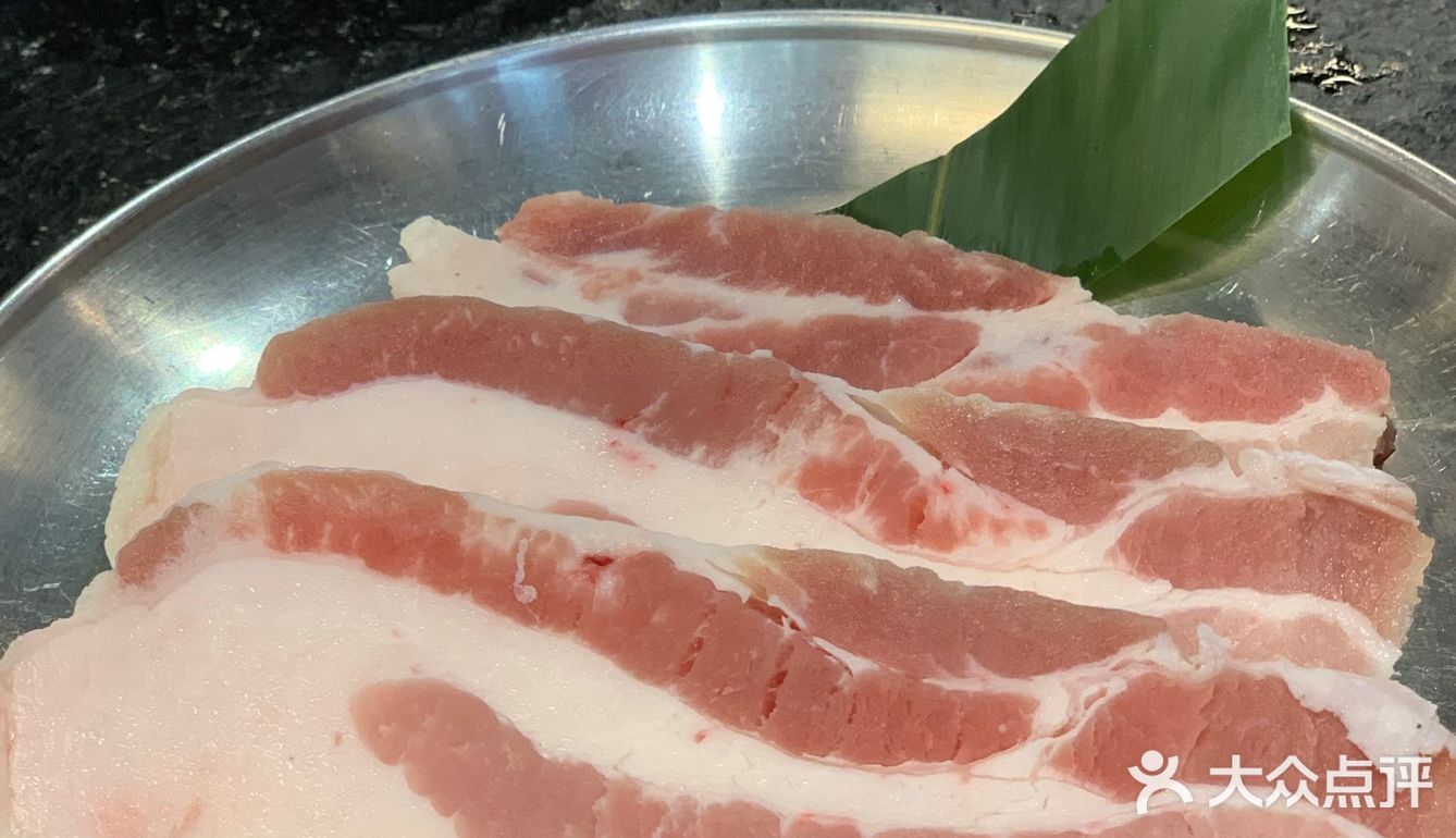 天了噜，这盘鳗鱼上桌神经还会动