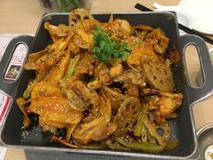 悦蓉招牌干锅牛蛙-精悦蓉(松江万达广场店)