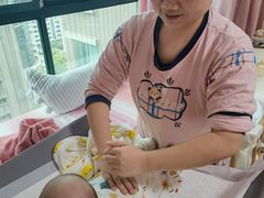 -鲸鱼妈妈月嫂/育婴师定制