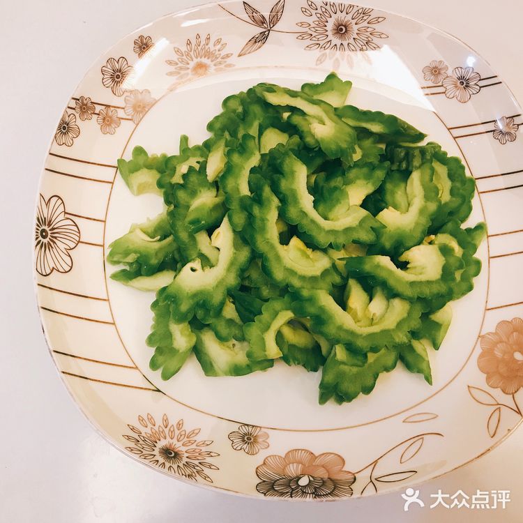 清热解毒、解暑明目的家常苦瓜炒鸡蛋