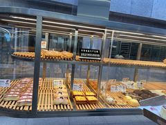 面包甜点陈列柜-熊治面包(镇江苏宁广场店)