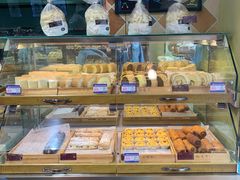 面包甜点陈列柜-清真红房子西饼屋(火车站店)