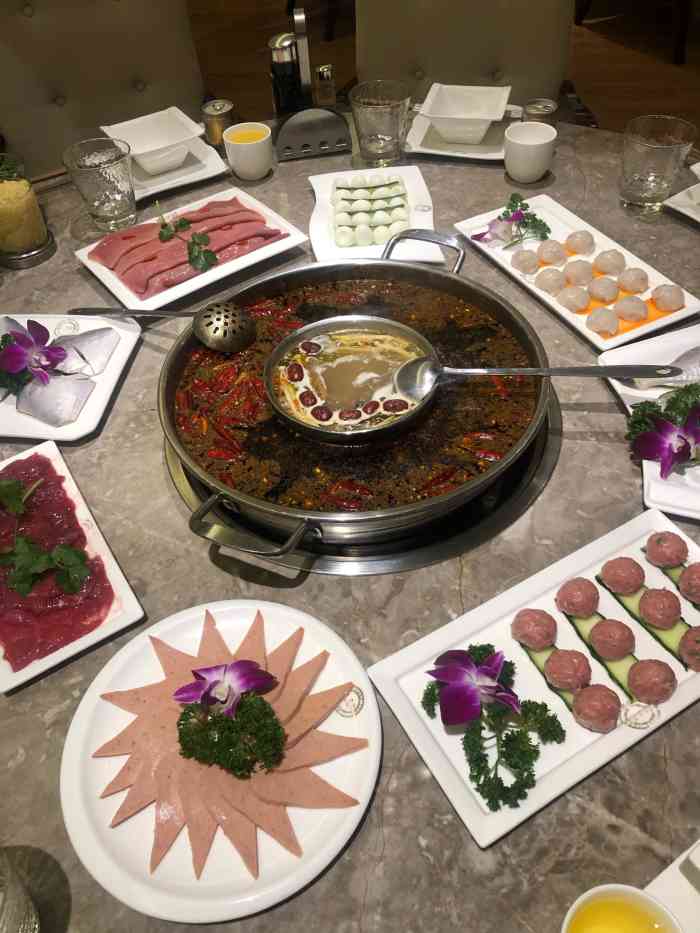 麦香园火锅(银石夏庭店)-"重庆火锅比比皆是像这种环境高雅的火锅店.