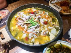 -山城外·非遗酸菜鱼(财富中心店)
