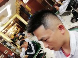 -尼特斯男士发型馆