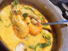 泰式冬阴功虾汤-大头虾越式风味餐厅(光明广场店)