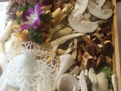 -宣威山野人家·云南菜·菌火锅(金碧店)