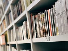 -钟书阁(松江泰晤士小镇店)