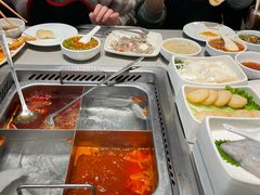 纯纯纯牛油锅-海底捞火锅鲜切牛肉主题店(长寿路店)