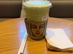 -星巴克臻选(上海中环广场2F店)