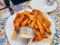 -LESCEDARS Brasserie Bistro香柏树