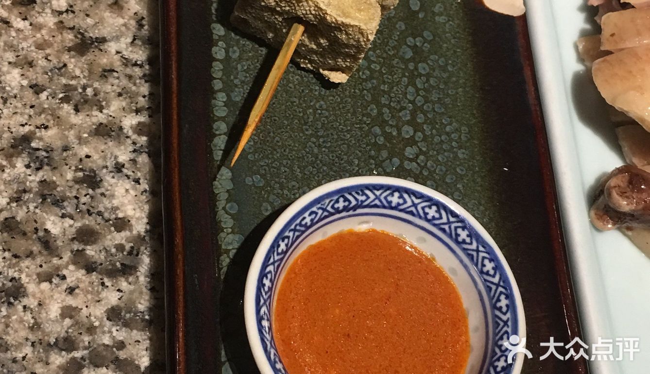 本来想买八折充值卡的，在服务员的推荐下买了代金券