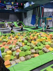 -反弹蹦床公园·亲子乐园·团建·派对(尚品奥莱店)