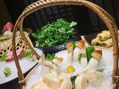 -余欢领鲜火锅(新街口店)