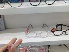 -美式眼镜·授权蔡司.依视路.尼康.豪雅.明月(南翔印象城店)
