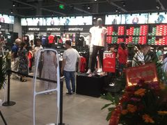 -PUMA品牌自营折扣店(武汉永旺梦乐城店)