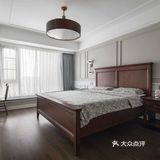 用木色穿进柜子，既可以做换鞋凳使用