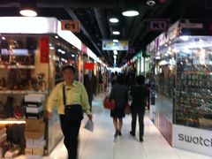 上电梯直走-珍妮曲奇聪明小熊(尖沙咀店)