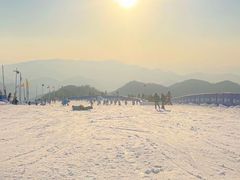 -浙东第一尖雪山欢乐谷