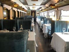 靠窗位-火车头法国西餐厅