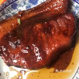 「红烧大排」红烧大排挺好吃的，味道偏甜，但是肉质有些