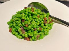 火腿丁手剥甜豆-屋里厢上海菜馆