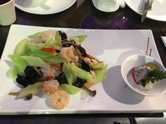 遍野芝兰爆虾球-广州塔晖粤轩中餐厅