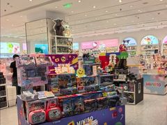 -名创优品(山东青岛华润万象城店)