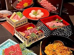 -山川小町·极番烧肉(新地假日广场店)