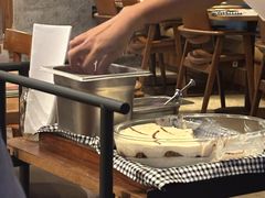 -ROAST coffee & eatery