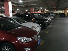 -大润发杨浦店-停车场