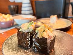 三文鱼牛油果小方-戏作寿司(观音桥店)