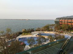 -上海滴水湖皇冠假日酒店