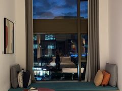 -上海虹桥中心爱琴海亚朵S酒店