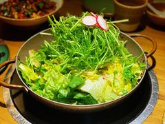 黑猪灼泉水时蔬-吃饭皇帝大(长宁龙之梦店)
