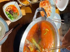 -野山舂·贵州现舂酸汤火锅(鸿通城店)