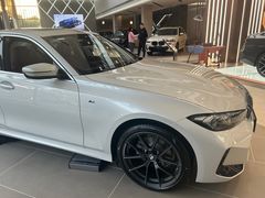 -上海宝信宝马4S店