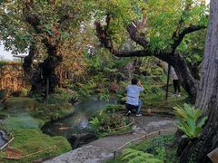 -Chom Cafe and Restaurant